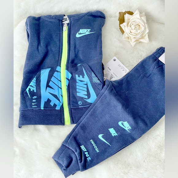 New with tag NIKE 2PC JOGGING SET ZIP HOODIE & PANTS with Logo Navy w/light Blue - Picture 2 of 8